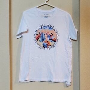 Vera Bradley S/S Graphic Tee.  Size Medium